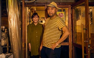 ノーザンライト店主のちゃこさんと最後に笑えのオーナーの吉田ススムさん。